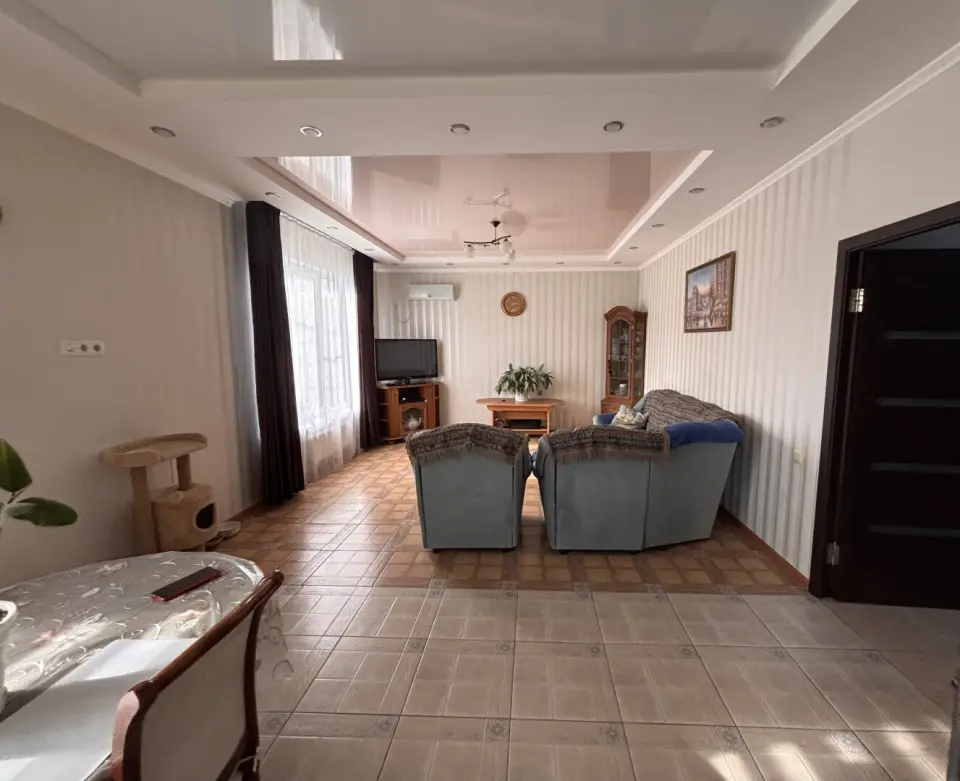 2-этажный дом, 184,9 м² на 6 сот. в Крымске
