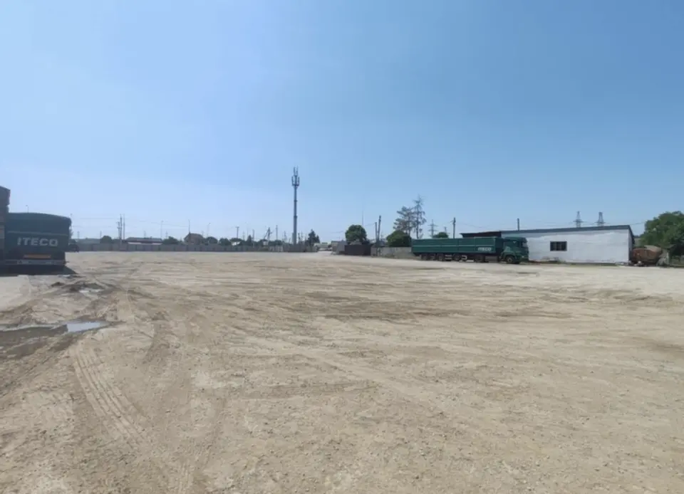 Готовый бизнес, 2200 м² в Новоукраинский х.