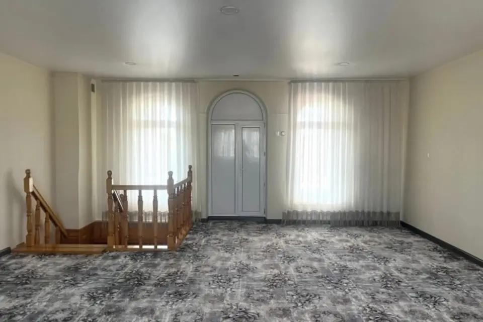 3-этажный дом, 748 м² на 15 сот. в Новоукраинский х.