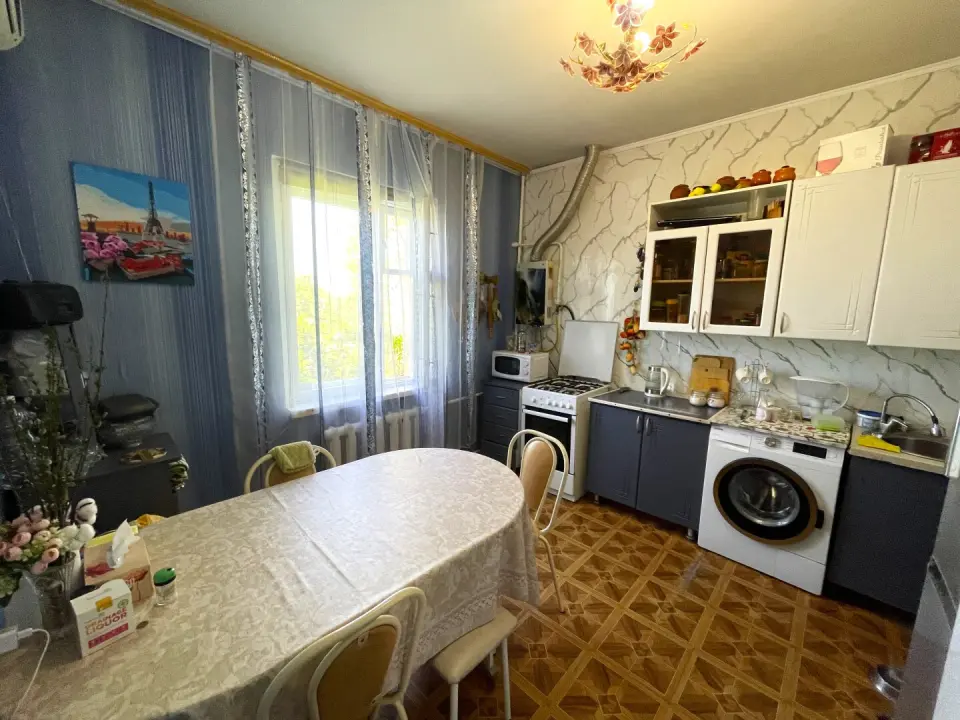 3-этажный дом, 196 м² на 7,6 сот. в Крымске