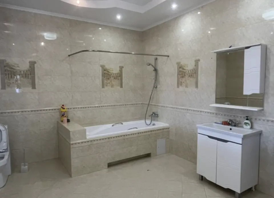 2-этажный дом, 363 м² на 20 сот. в Новоукраинский х.