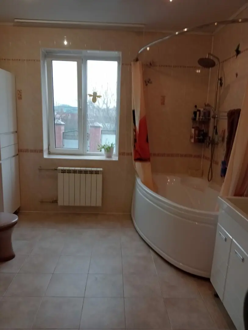 2-этажный дом, 123 м² на 10 сот. в Крымске