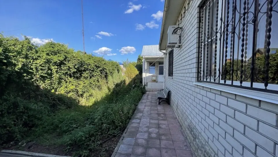 2-этажный дом, 304,8 м² на 9,6 сот. в Крымске