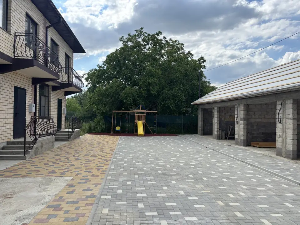 3-этажный таунхаус, 150 м² на 2 сот. в Крымске