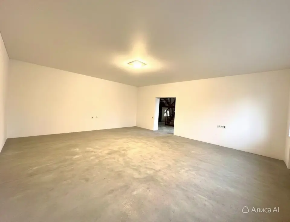 3-этажный дом, 400 м² на 9 сот. в Крымске