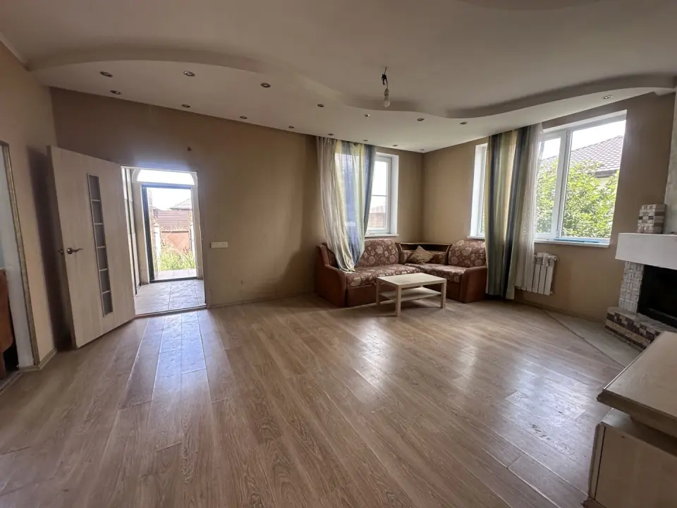 2-этажный дом, 240 м² на 6 сот. в Крымске
