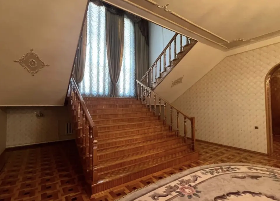 3-этажный дом, 748 м² на 15 сот. в Новоукраинский х.