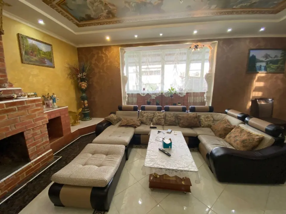 2-этажный дом, 400 м² на 5 сот. в Крымске