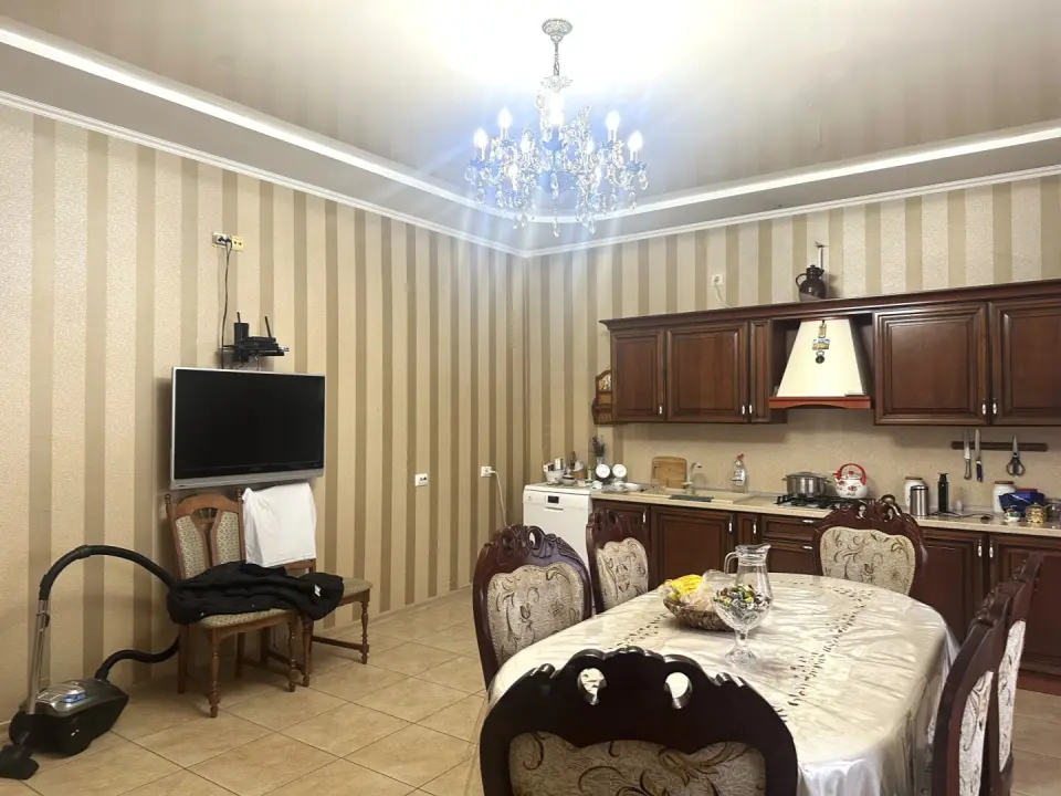 2-этажный дом, 330 м² на 9 сот. в Крымске