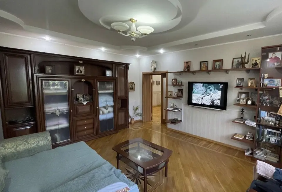 2-этажный дом, 304,8 м² на 9,6 сот. в Крымске