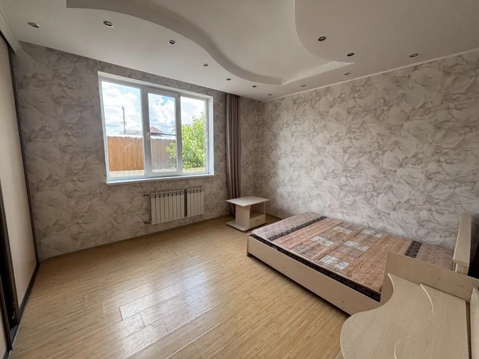 2-этажный дом, 240 м² на 6 сот. в Крымске