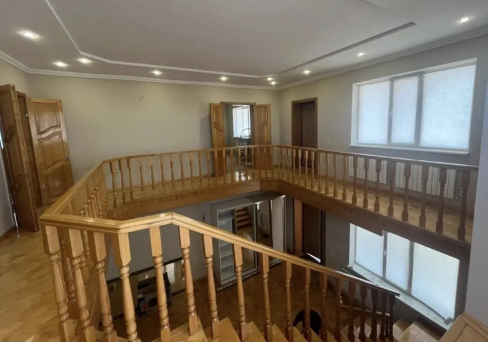 2-этажный дом, 363 м² на 20 сот. в Новоукраинский х.