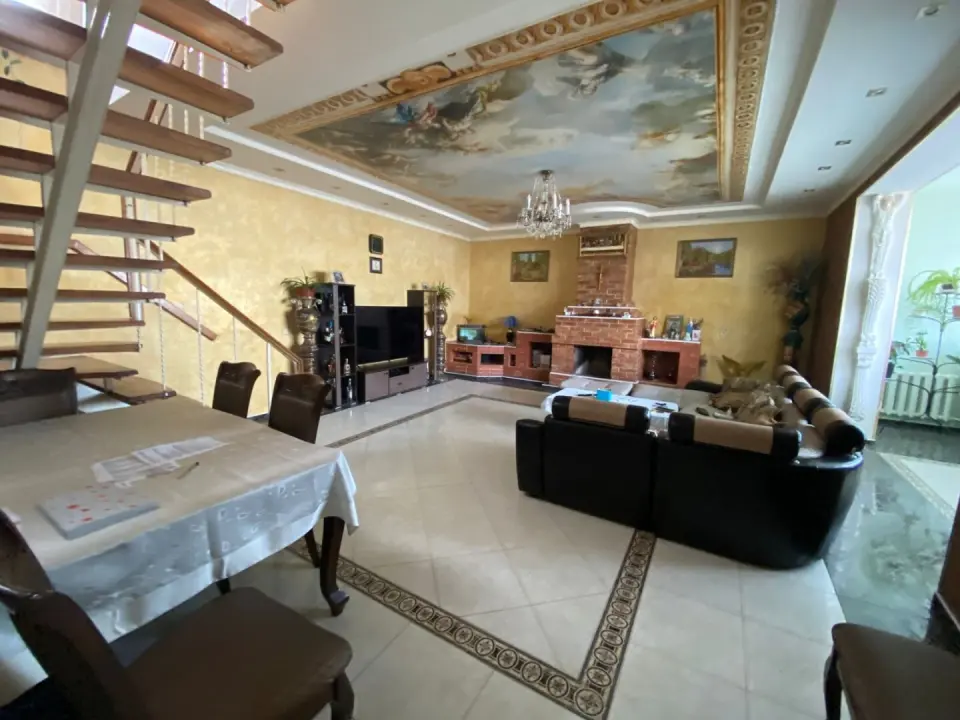 2-этажный дом, 400 м² на 5 сот. в Крымске
