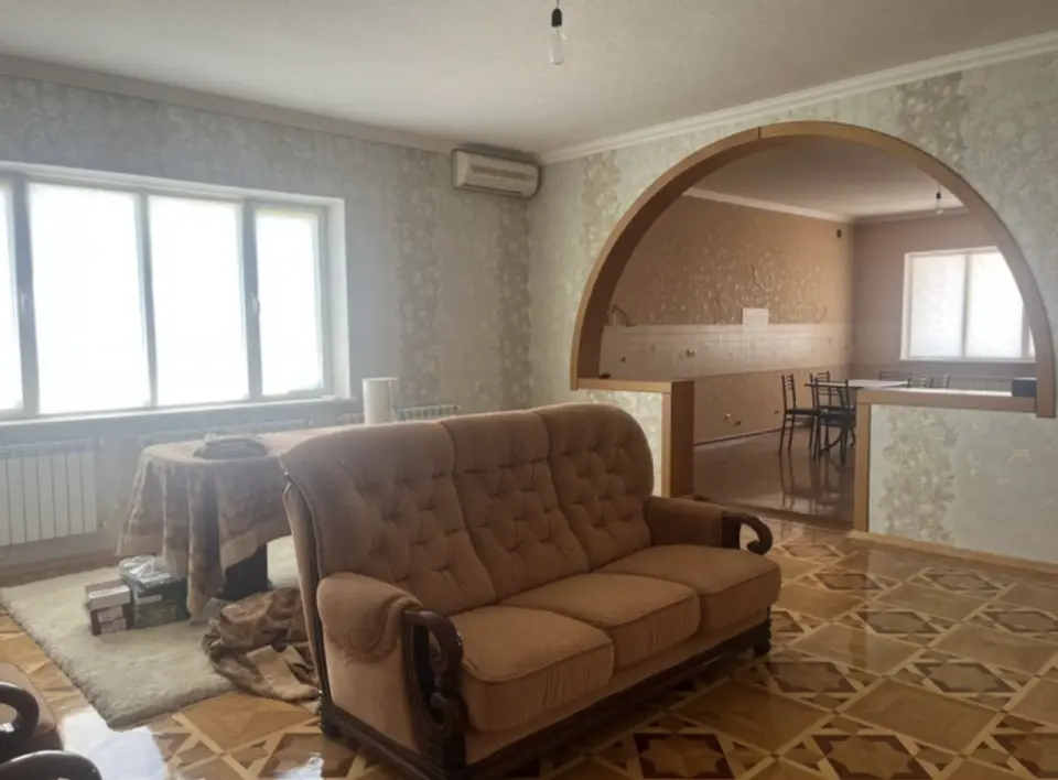 2-этажный дом, 363 м² на 20 сот. в Новоукраинский х.