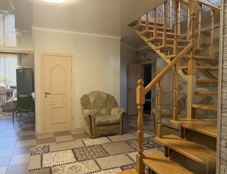 2-этажный дом, 168 м² на 5 сот. в Крымске