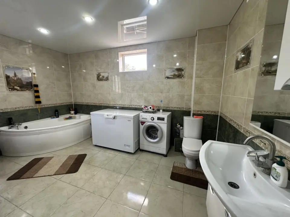 2-этажный дом, 248,3 м² на 13,4 сот. в Крымске