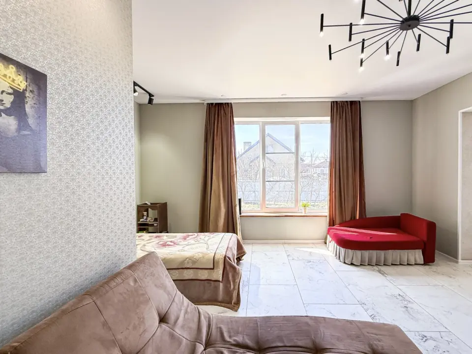 2-этажный дом, 220 м² на 6 сот. в Крымске