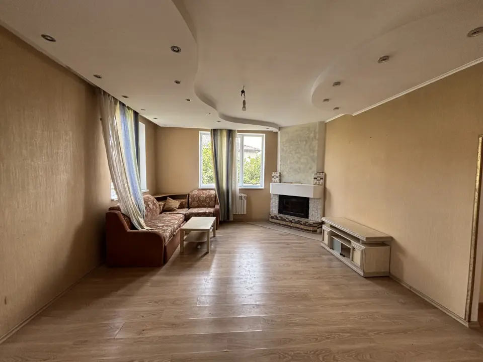 2-этажный дом, 240 м² на 6 сот. в Крымске