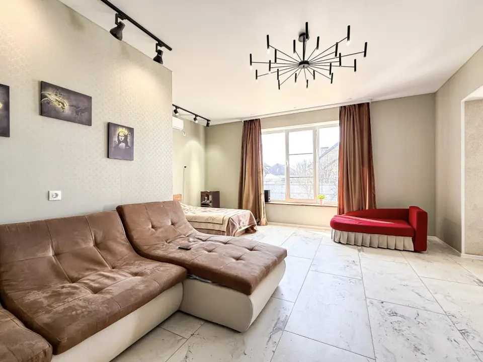 2-этажный дом, 220 м² на 6 сот. в Крымске