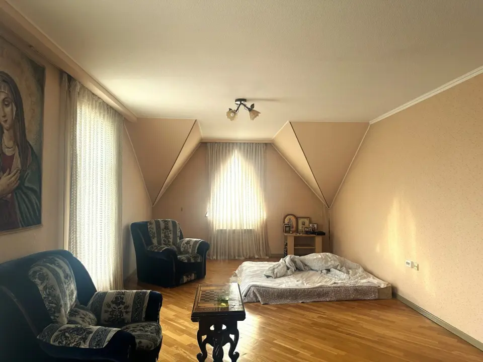 2-этажный дом, 330 м² на 9 сот. в Крымске
