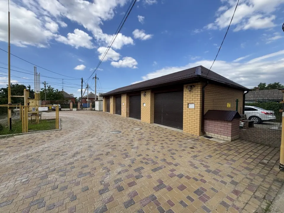 3-этажный таунхаус, 150 м² на 2 сот. в Крымске
