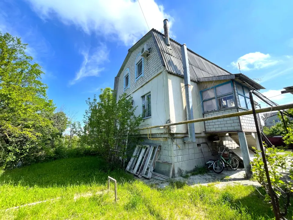 3-этажный дом, 196 м² на 7,6 сот. в Крымске