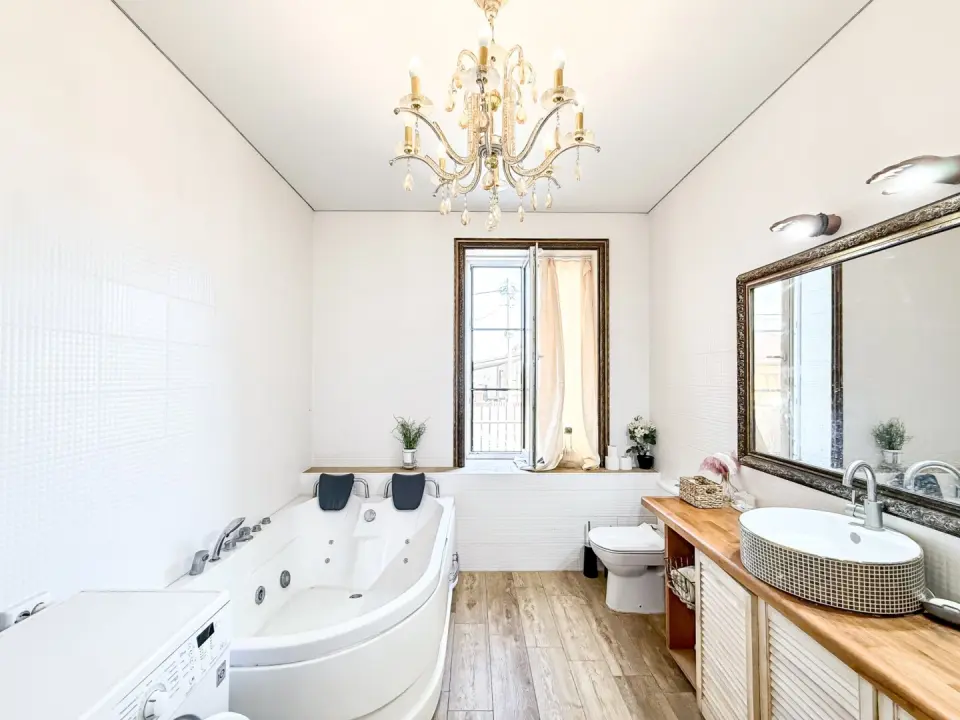 2-этажный дом, 220 м² на 6 сот. в Крымске